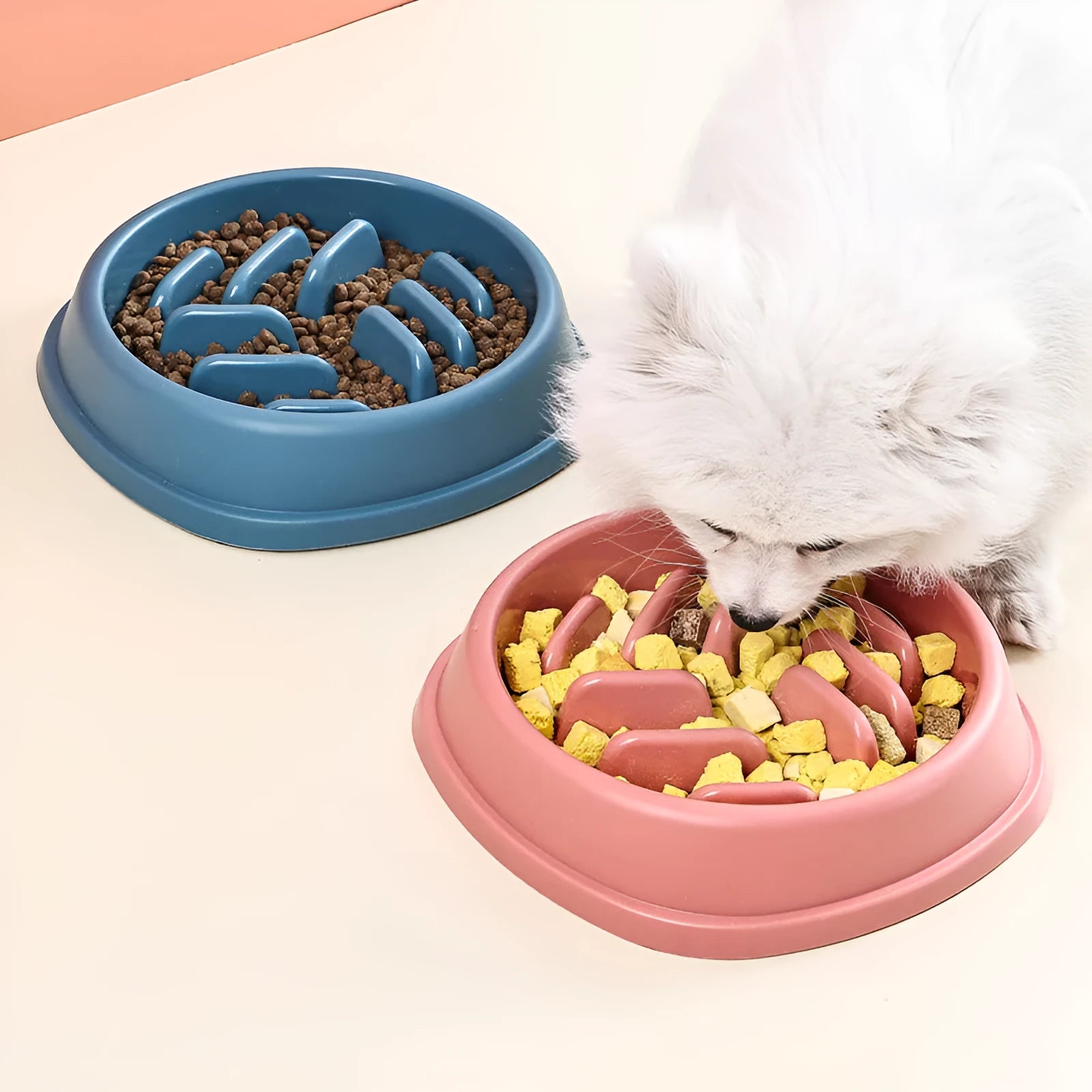 Slow feeder bowl for dogs and cats in yarn ball style, PP material, large capacity, blue colour