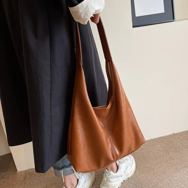 Two-piece composite bag set: large hobo shoulder bag and clutch in PU, available in five colours including black and dark brown