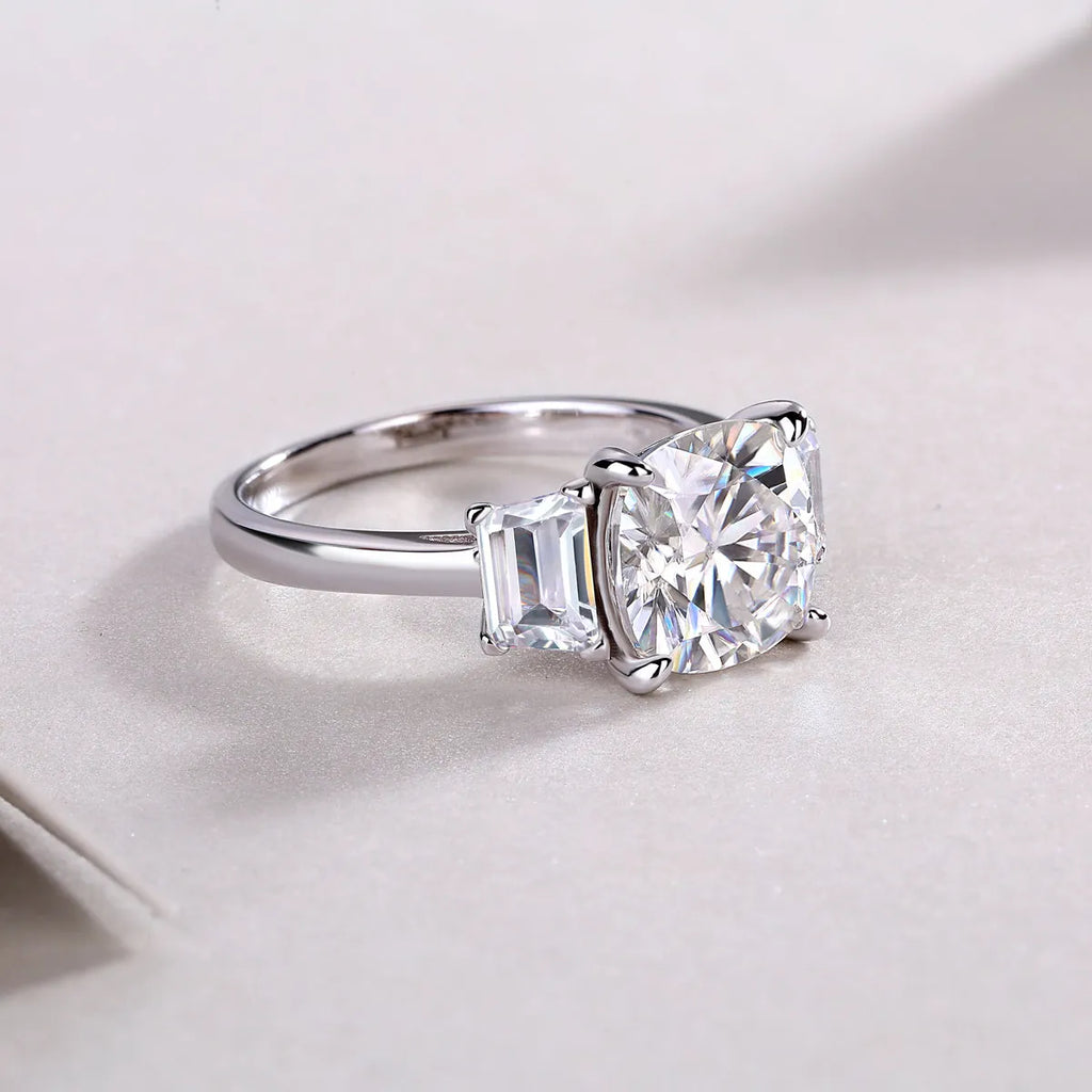 Square 9x9mm moissanite wedding ring set in S925 silver with platinum plating, gift box packaging