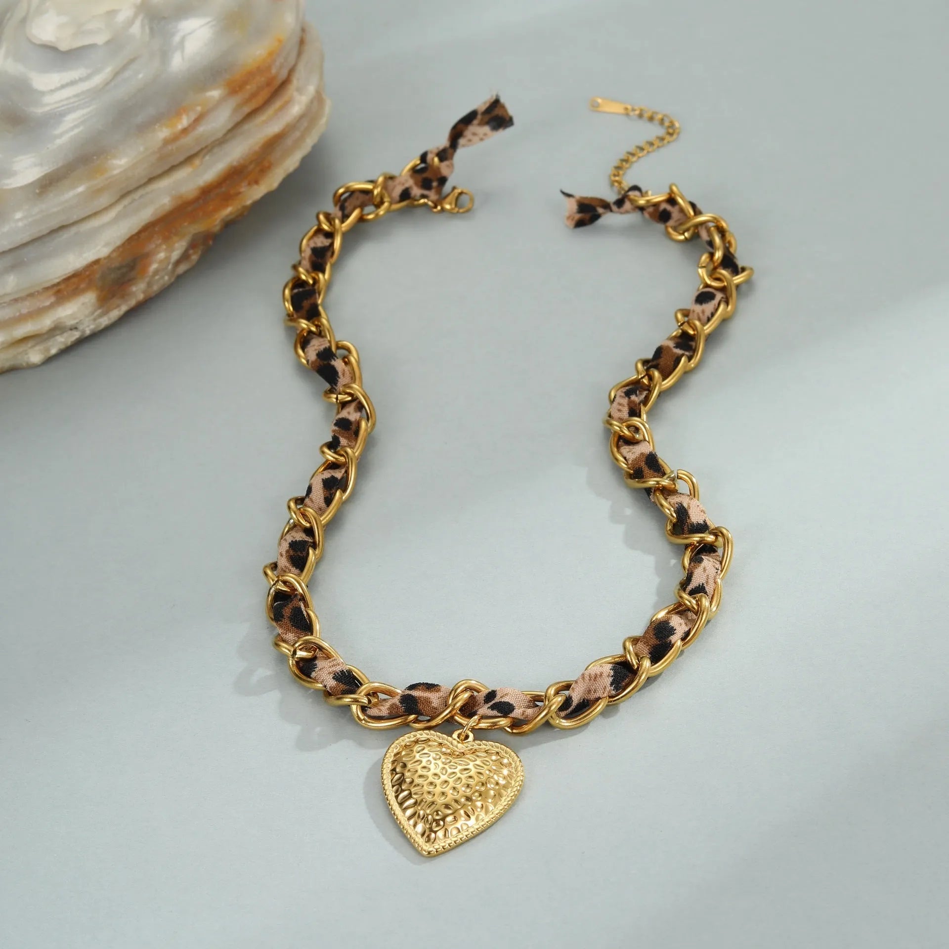 Stainless steel leopard love pendant necklace with gold electroplating on adjustable chain