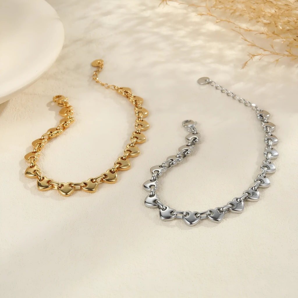 Women's hollowed-out heart bracelet in stainless steel with 18K gold-plating