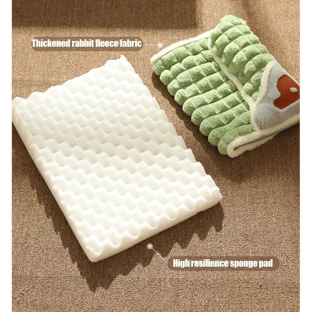 Removable winter warm pet pad in coffee, grey, or green, available in M, L, XL, and 3XL sizes.