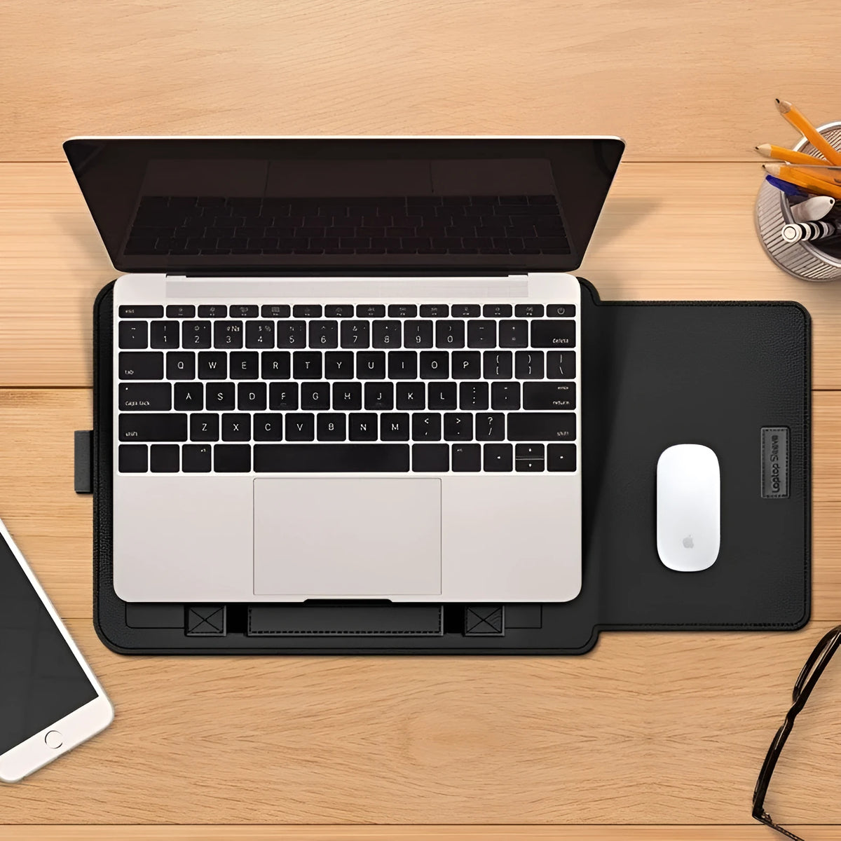 Faux leather laptop protective sleeve in black, with plush interior, for 10.12 inch universal laptops
