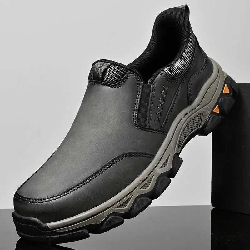 Men's black PU casual Oxford lace-up shoes with a flat heel and round toe on a wear-resistant rubber sole.