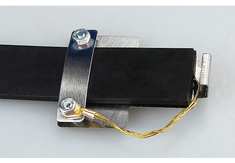 Black car electrostatic grounding chain made of rubber and copper wire, measuring 370mm in length.
