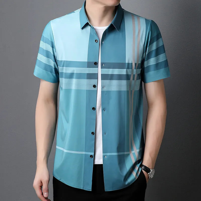Men's slim fit plaid shirt in light blue – bamboo fibre fabric with button front and collar – casual long sleeve style