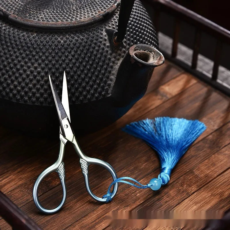 Mini stainless steel tea bag scissors in Gradually Varied Pink or Silver for cutting thread ends