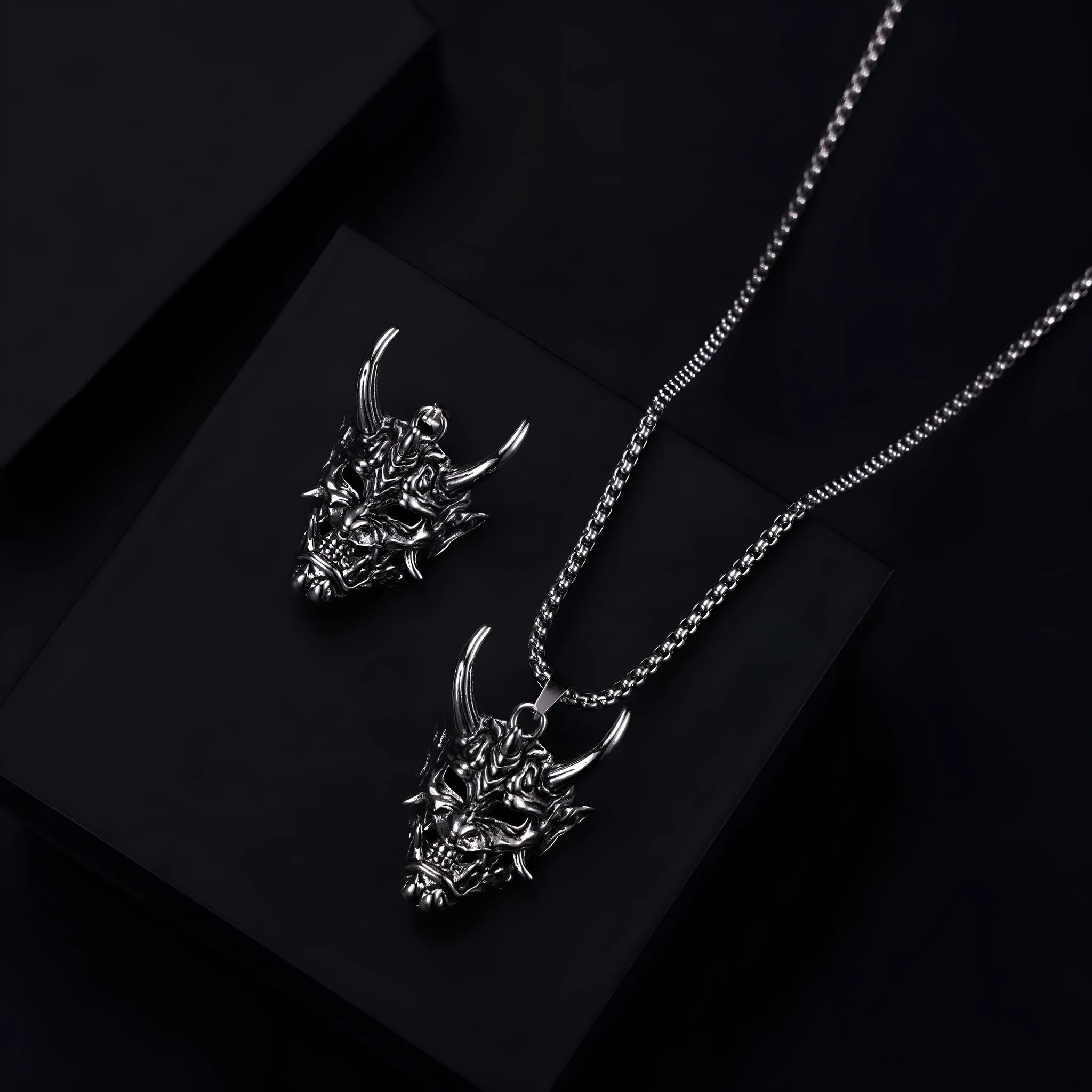 Personalised men's silver electroplated vintage necklace with 40mm x 27mm x 20mm alloy pendant