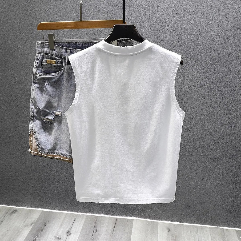Cotton sleeveless fitness t-shirt in loose fit with straight hem design