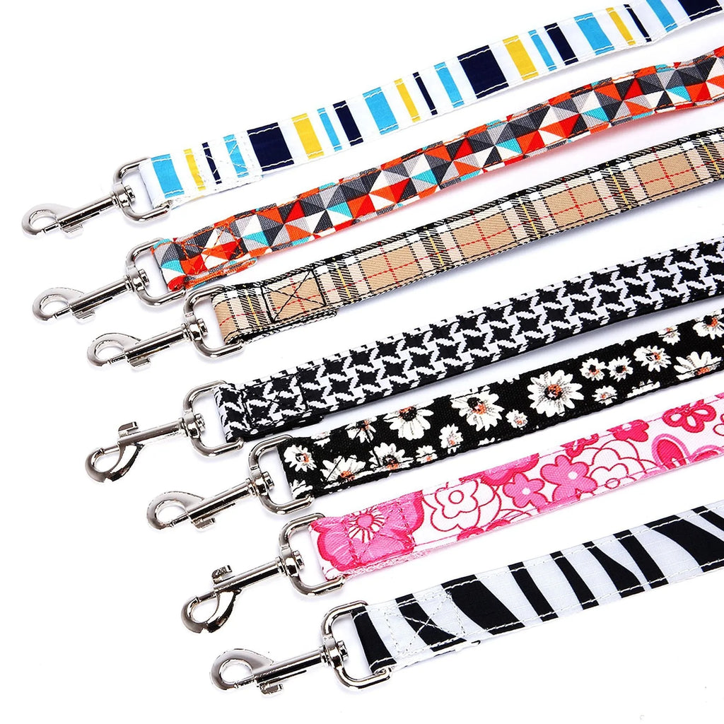 Black dog leash extension with plaid stripe pattern, measuring 120cm long and made from imitation nylon.