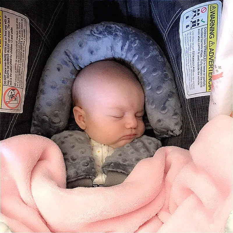 Babies' shaping pillow in Crystal Velvet fabric with two belts for head support, in white colour option