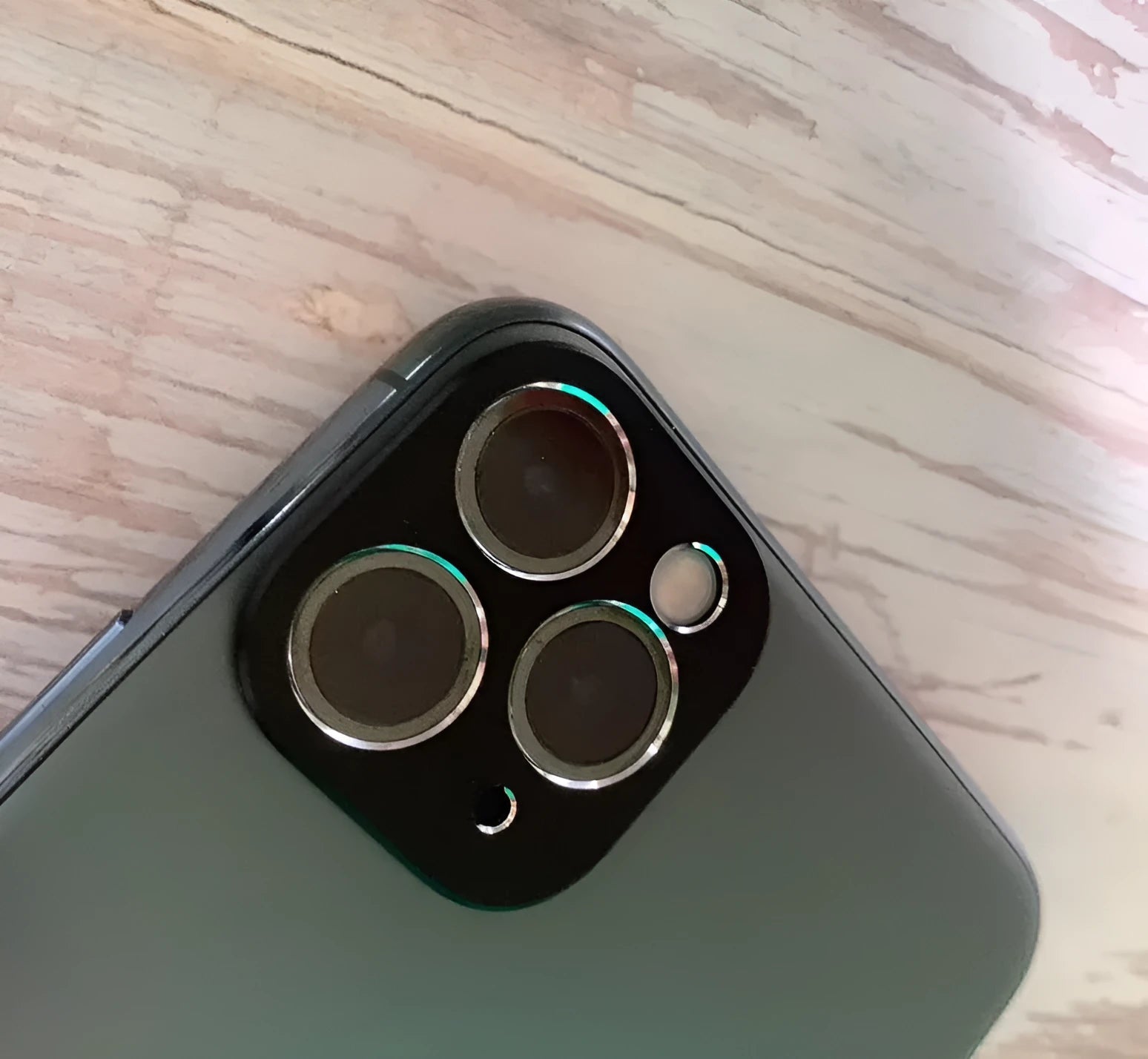 Metal camera lens protection ring for Apple iPhone 11 and iPhone 11 Pro in multiple colours.