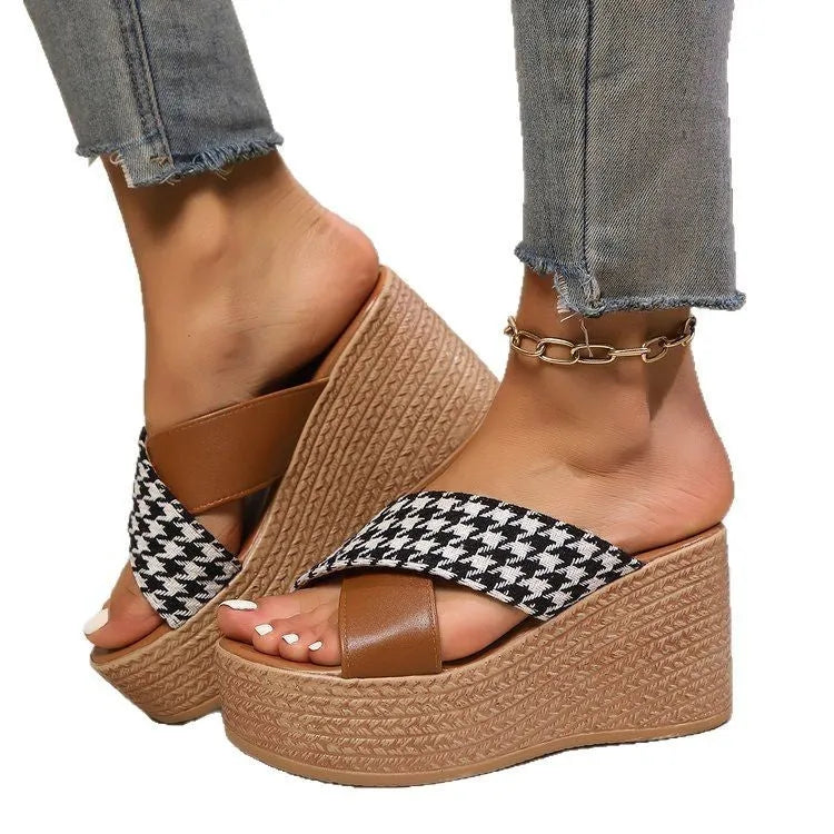 Cross leopard plaid wedge sandals in casual plastic design with rubber soles