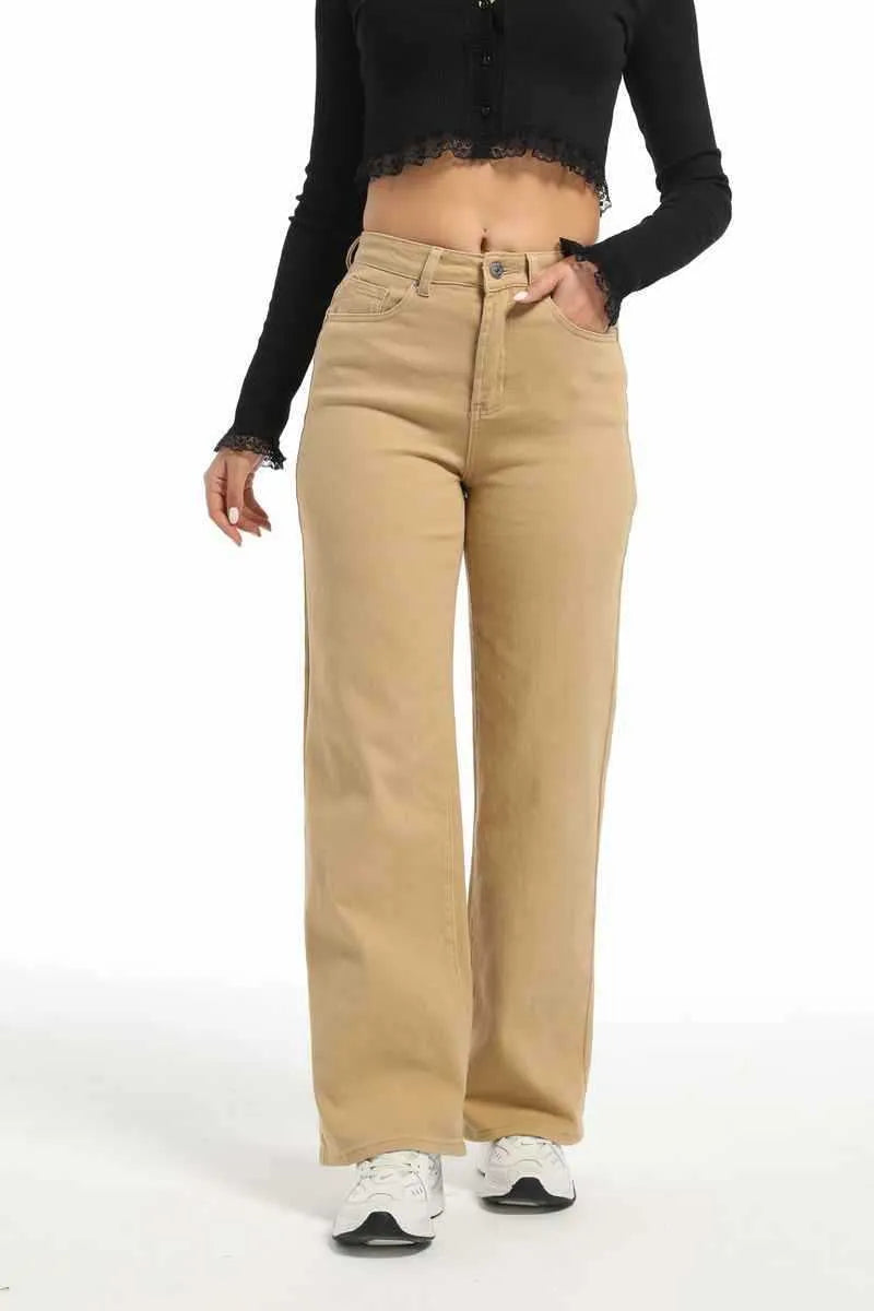 Women's apricot and khaki coloured straight-leg wide jeans with high waist for autumn.
