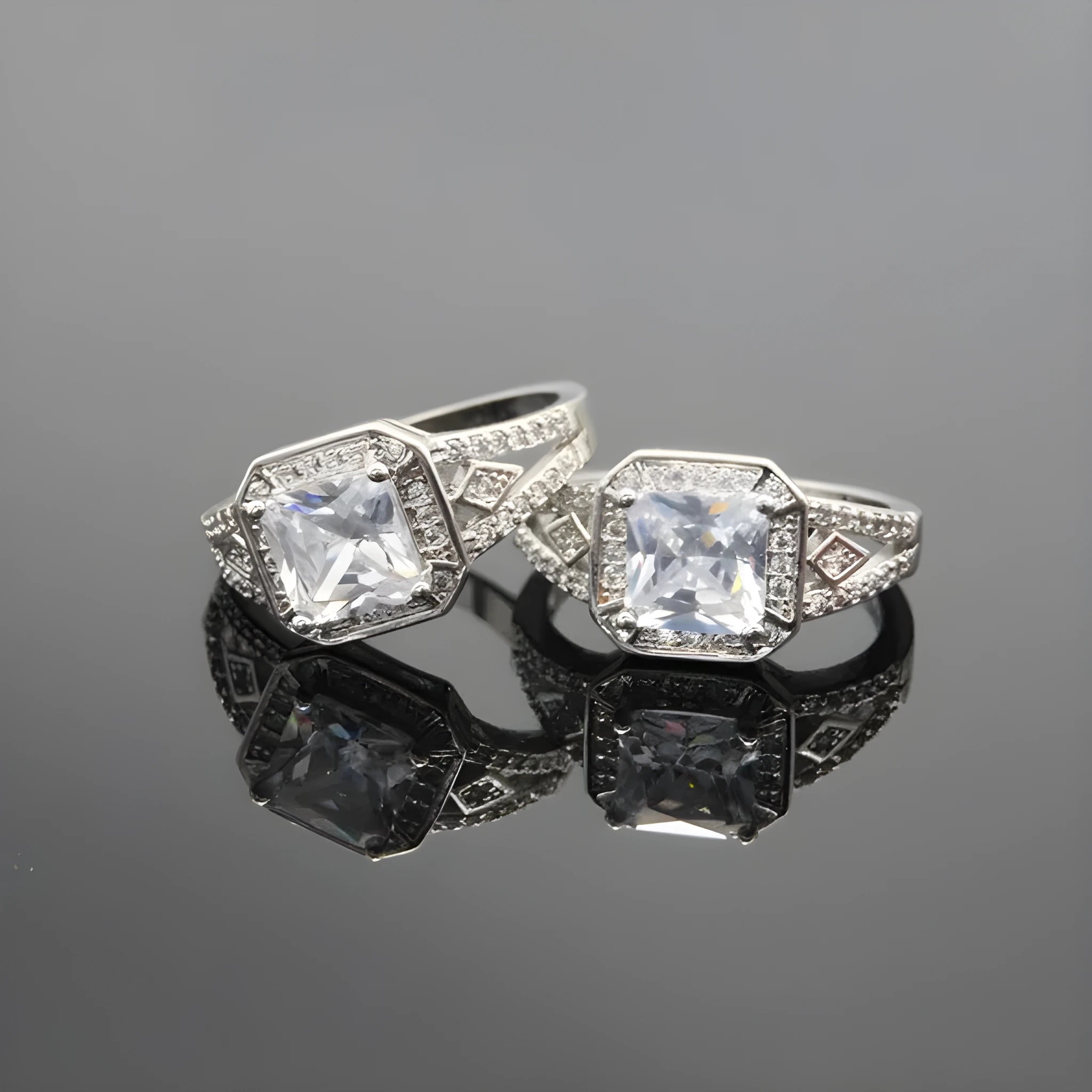Women's geometric zircon ring with hollow design and quadrilateral centrepiece in platinum colour