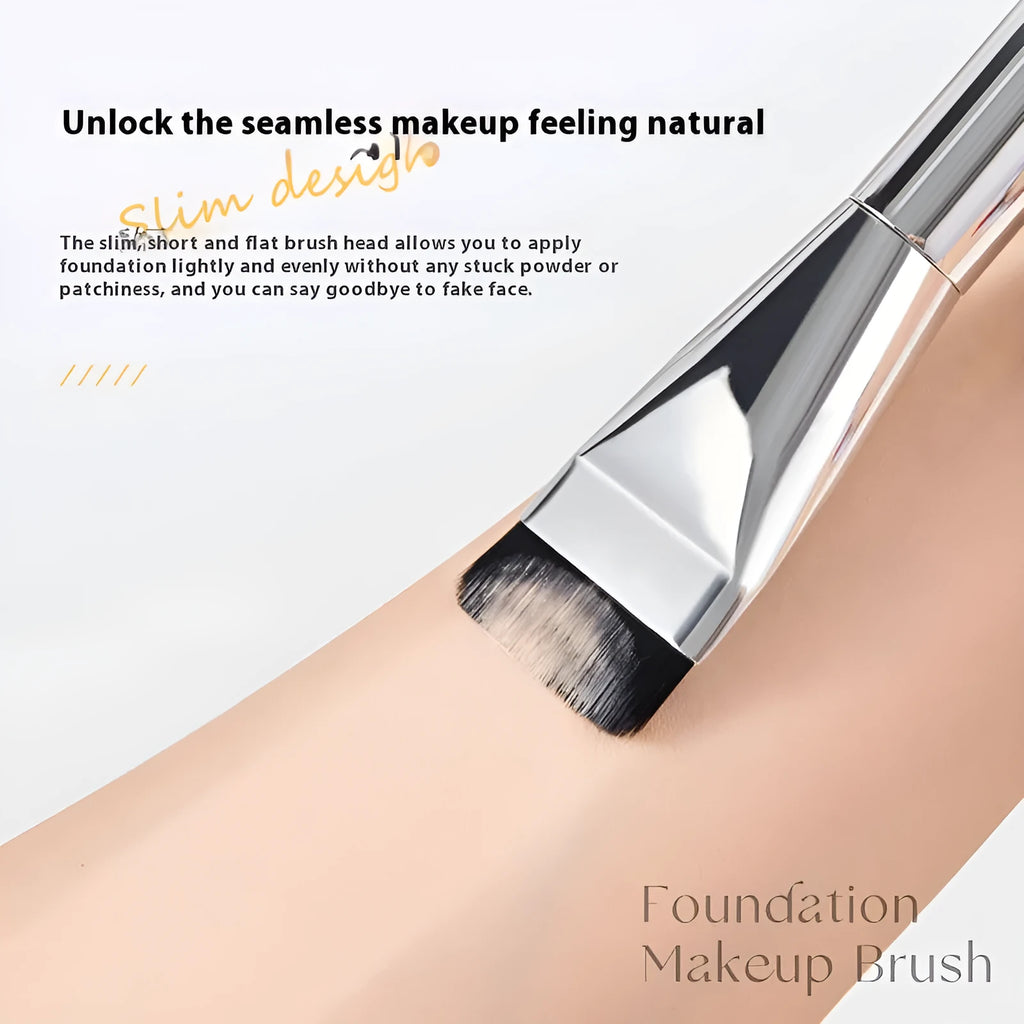 Round head concealer brush with artificial fibre bristles, 9cm total length, straight flat head design