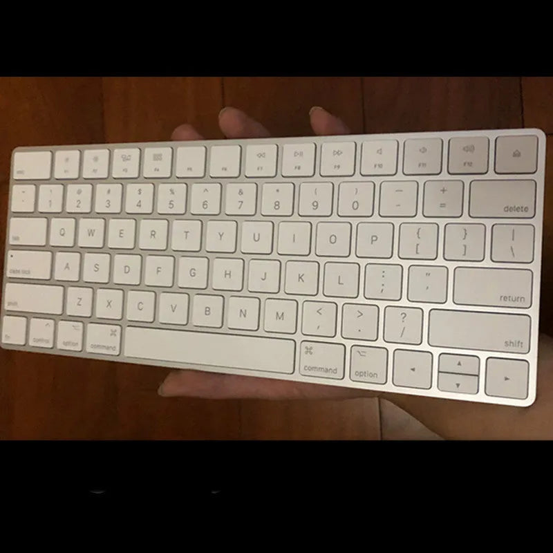 White Apple Bluetooth wireless keyboard with ultra-thin metal case