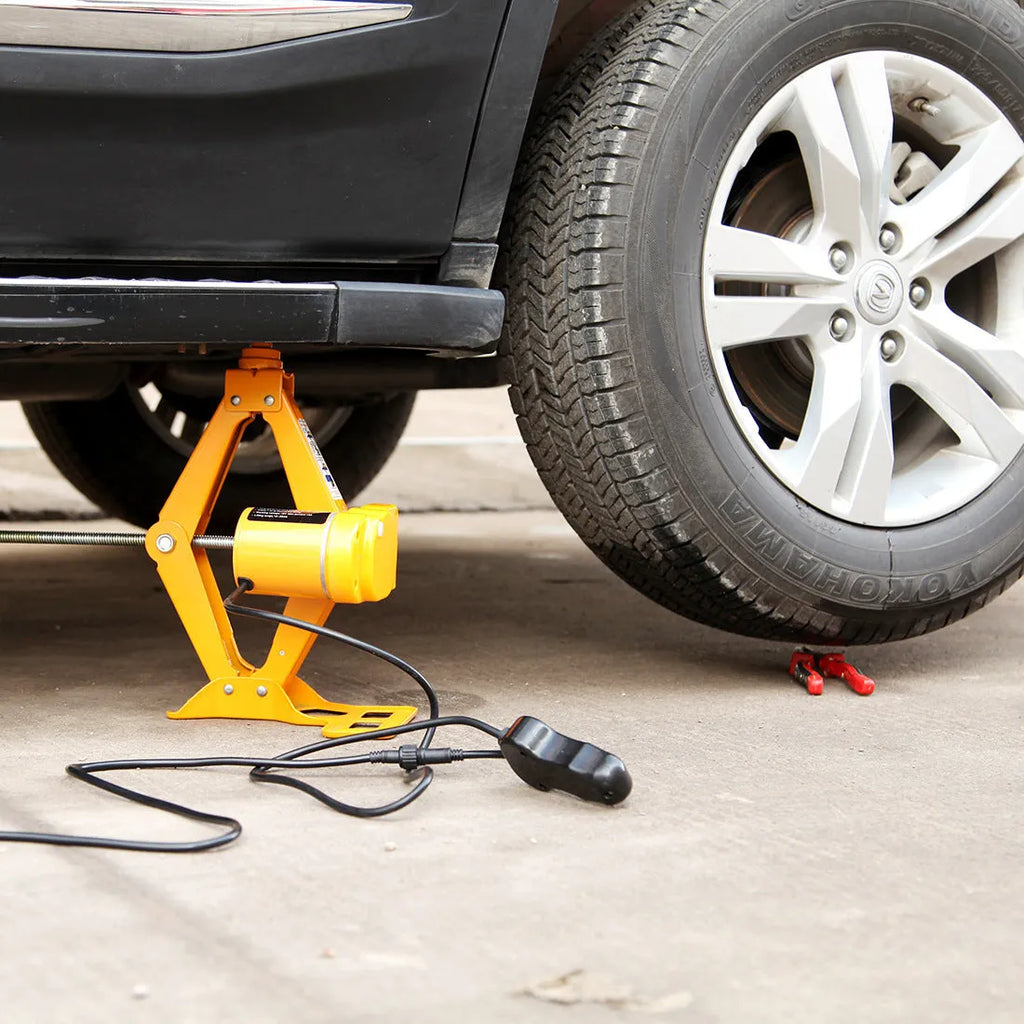 Vehicle electric jack kit with 2 tonne capacity and hydraulic lifting mechanism