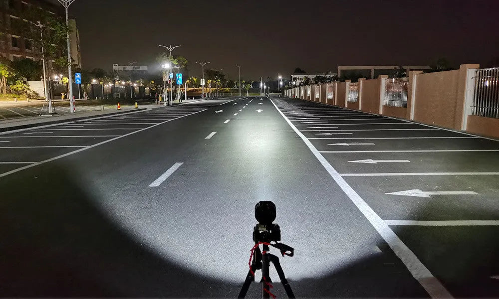 TYL-40W off-road LED spotlight 40W in black aluminum alloy housing for 4x4 and truck auxiliary lighting