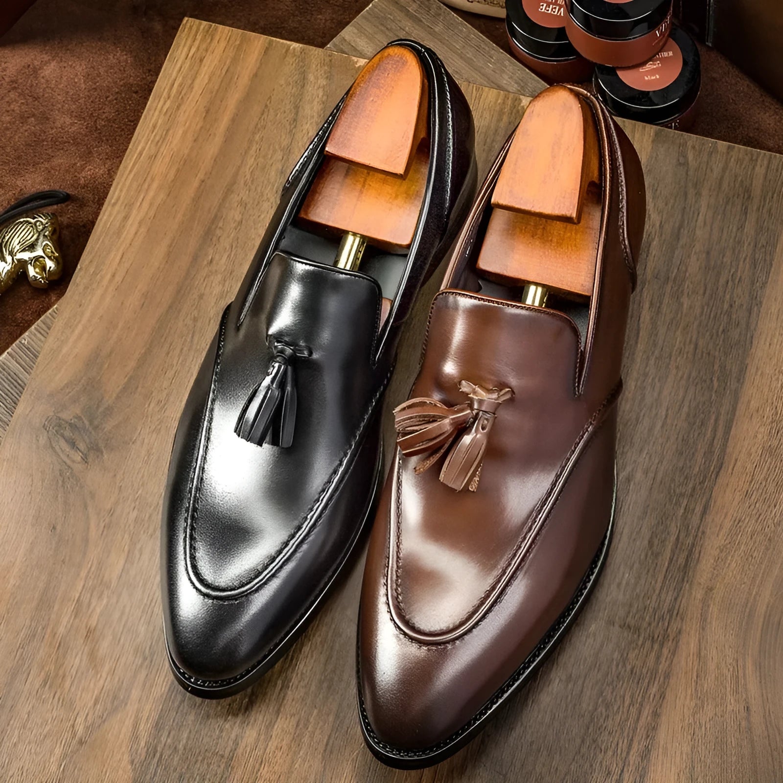 Men's black business casual tassel leather shoes with cowhide upper and low-top silhouette