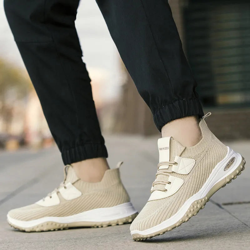 Flyknit breathable low-top running shoes in black and brown colour options with flat heel and mesh lining
