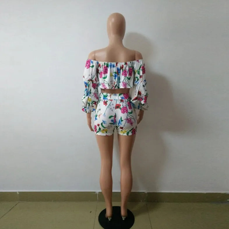 Women's two-piece casual set with long pile sleeves and digitally printed multicolour shorts