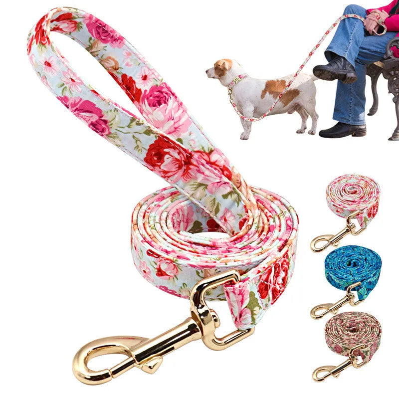 Nylon dog traction rope leash 1.5m x 2cm in small floral beige colour on white background