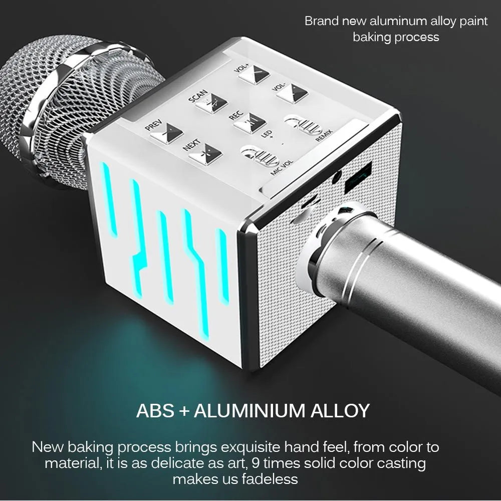 Wireless Bluetooth condenser microphone in gold finish with super cardioid pickup pattern and 25cm dimensions
