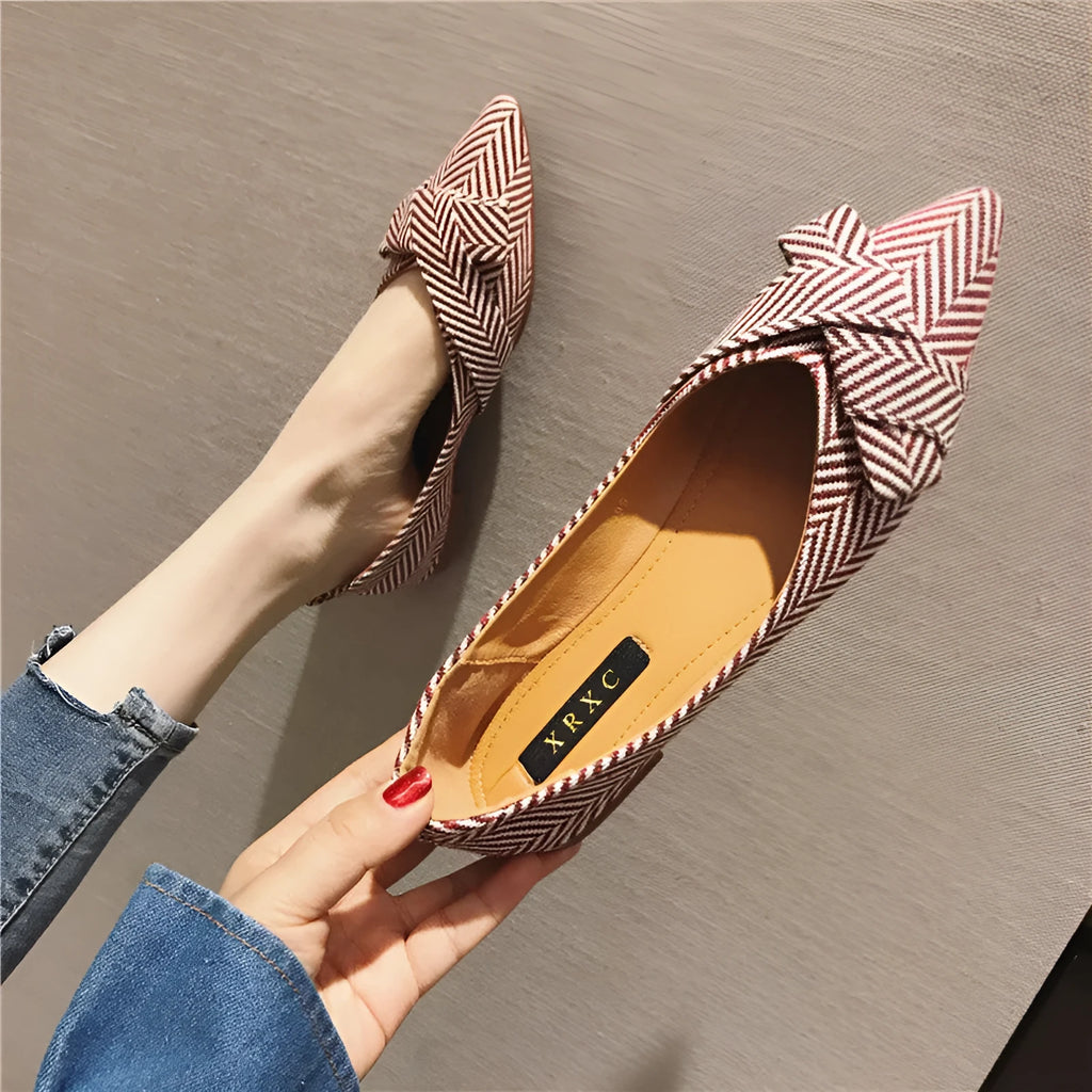 Women's pointed shallow mouth single shoes in red or black with cotton uppers and low heel