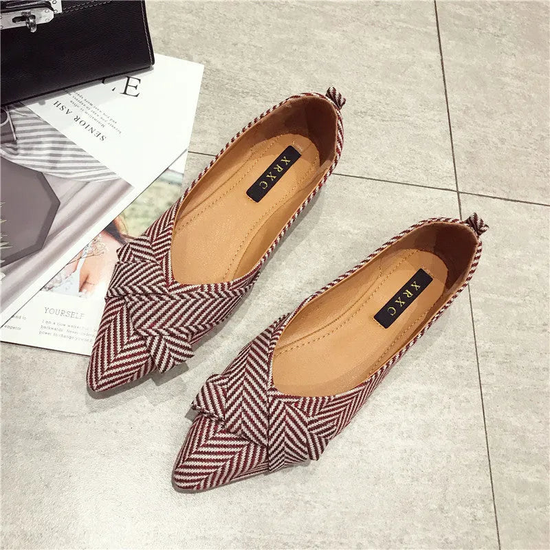 Women's pointed shallow mouth single shoes in red or black with cotton uppers and low heel