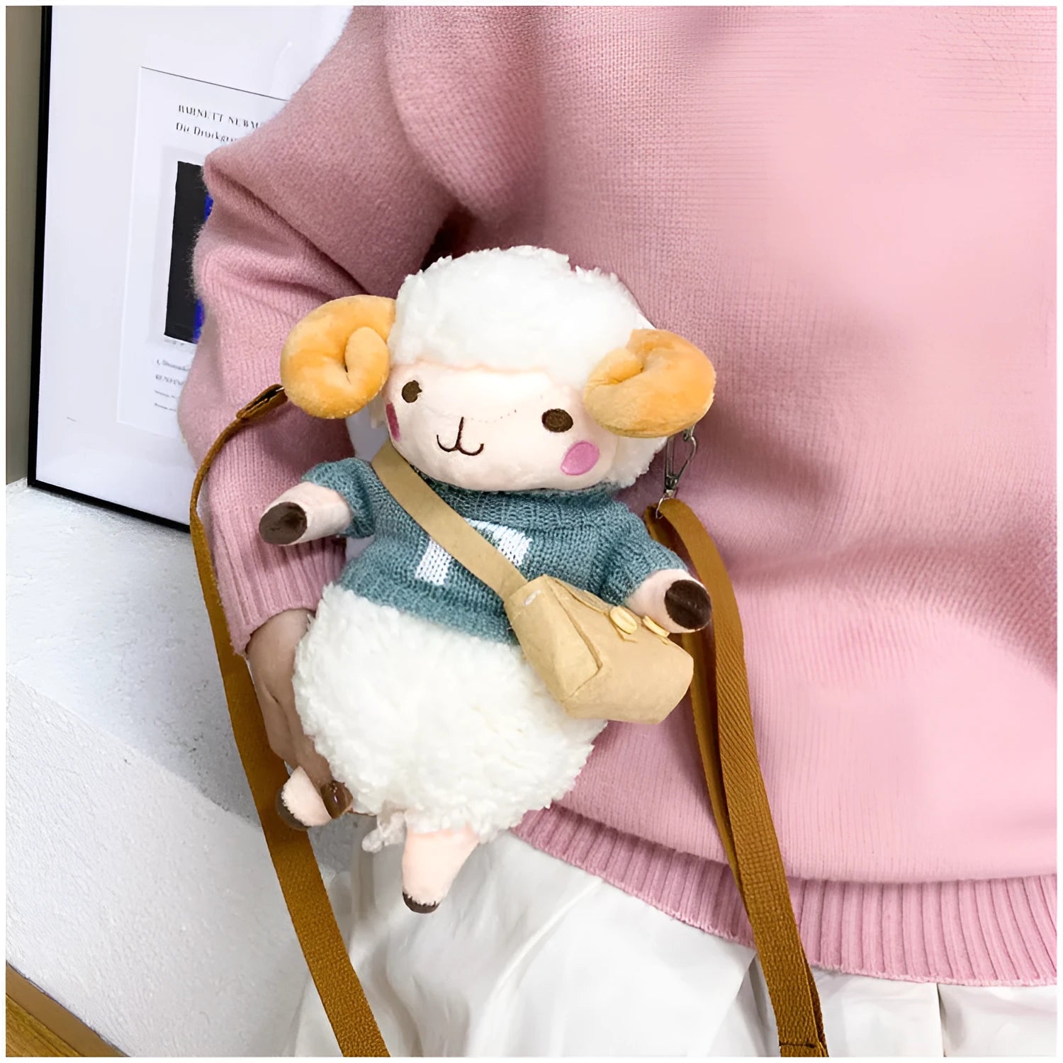 Little Sheep plush crossbody bag in small square shape with lamb pattern and zip closure