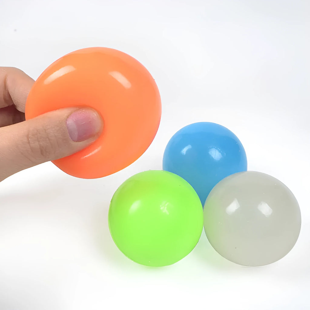 Luminous ceiling ball 4.5cm TPR sticky target toy in random colour for children's wall play