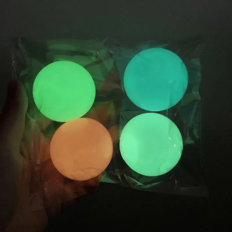 Luminous ceiling ball 4.5cm TPR sticky target toy in random colour for children's wall play