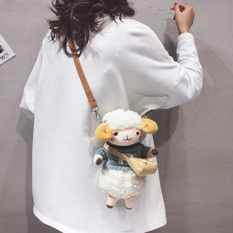 Little Sheep plush crossbody bag in small square shape with lamb pattern and zip closure