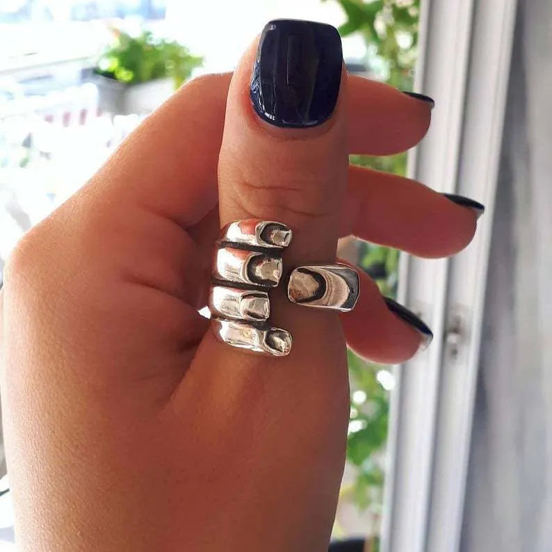 Gothic carved hand ring in retro silver with adjustable opening, unisex couple style