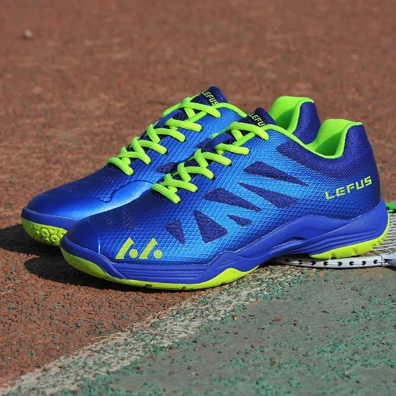 Men's mesh badminton shoes in L010 blue with rubber sole and lace-up closure