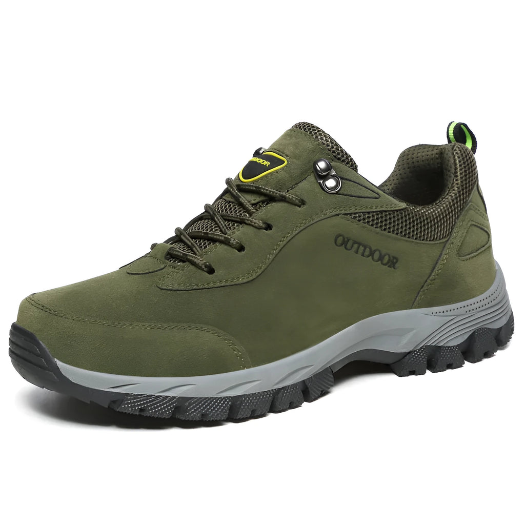 Men's low-cut hiking shoes in army green with mesh upper and viscose sole