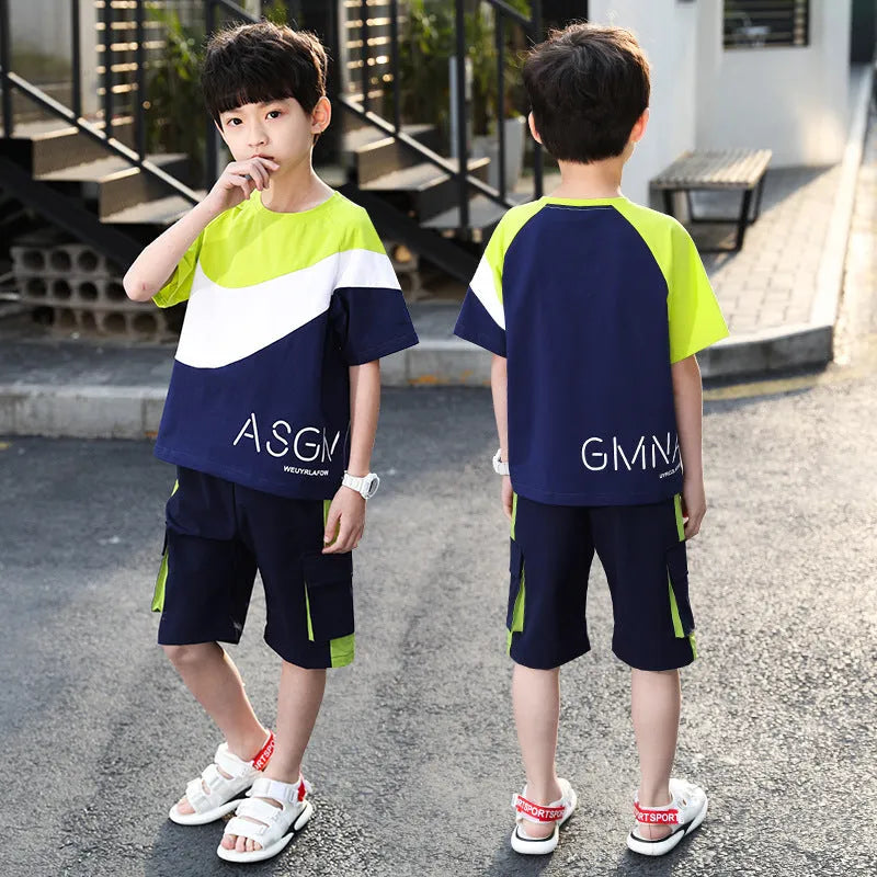 Boys' 89% cotton two-piece summer outfit with pullover top and shorts, available in 30 colours and sizes 120-170cm