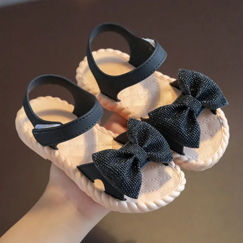Girls princess open-toed beach sandals with Velcro fastening in pink colour