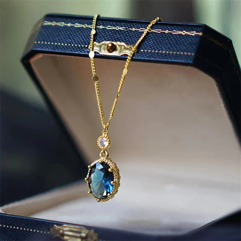 Copper geometric necklace with electroplated gold finish and retro French design