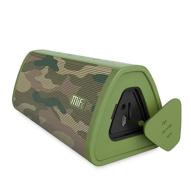 Waterproof outdoor Bluetooth speaker in black, compact size 152x66x64mm, with plastic shell and built-in subwoofer
