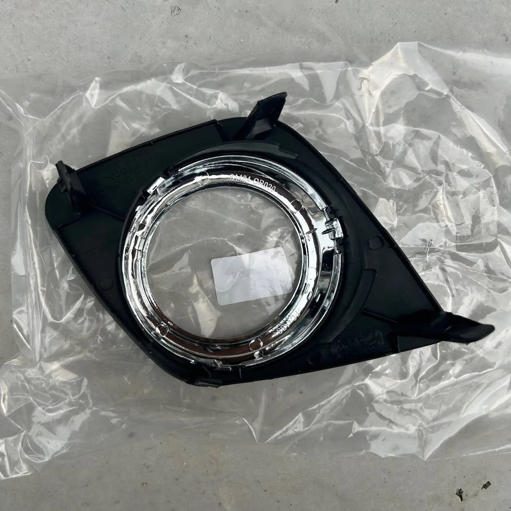 Black Toyota RAV4 front bumper anti-fog cover for small light decoration frame