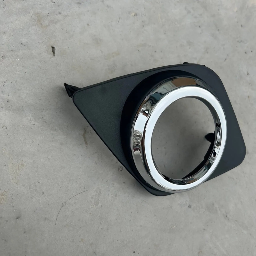 Black Toyota RAV4 front bumper anti-fog cover for small light decoration frame