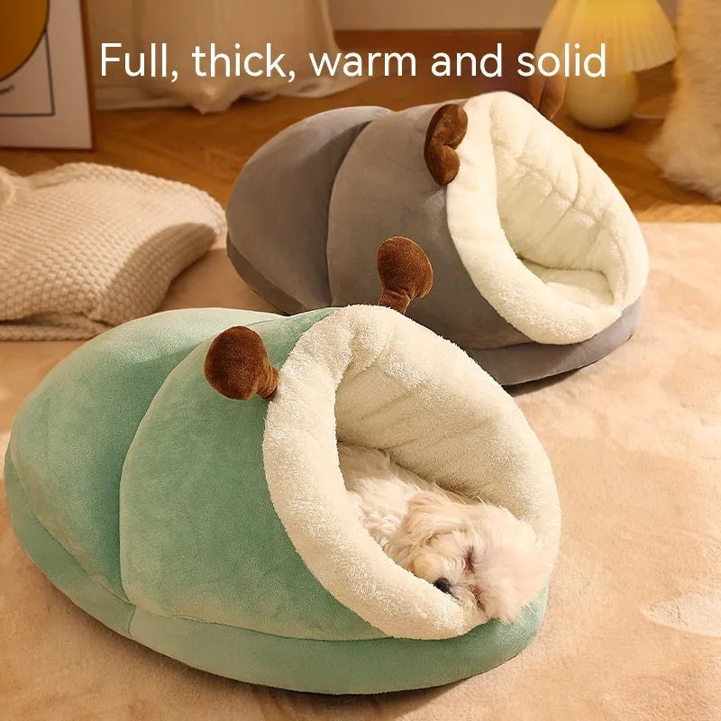 Warm slipper nest pet bed in crystal velvet with PP cotton, size S, avocado green colour, on a wooden floor