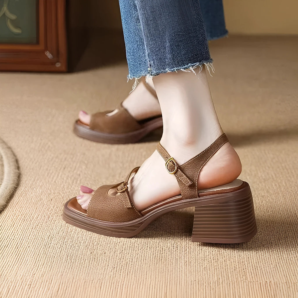 Women's open toe square toe platform sandals in retro style with rubber sole
