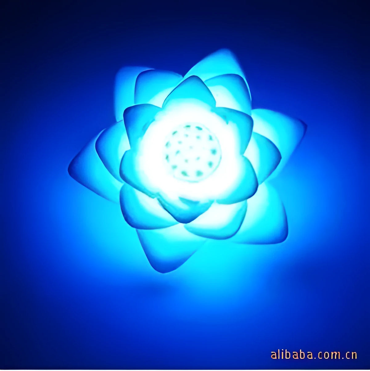 Lotus flower LED night light, plastic colour changing lamp, 7 x 7 x 3 cm, with AG13 button batteries