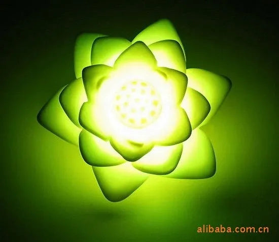 Lotus flower LED night light, plastic colour changing lamp, 7 x 7 x 3 cm, with AG13 button batteries