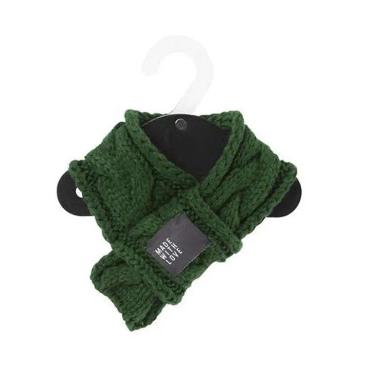 Wool pet scarf with bow tie for small dogs, puppies, cats and chihuahuas in green or red, sizes S and L