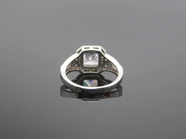 Women's geometric zircon ring with hollow design and quadrilateral centrepiece in platinum colour