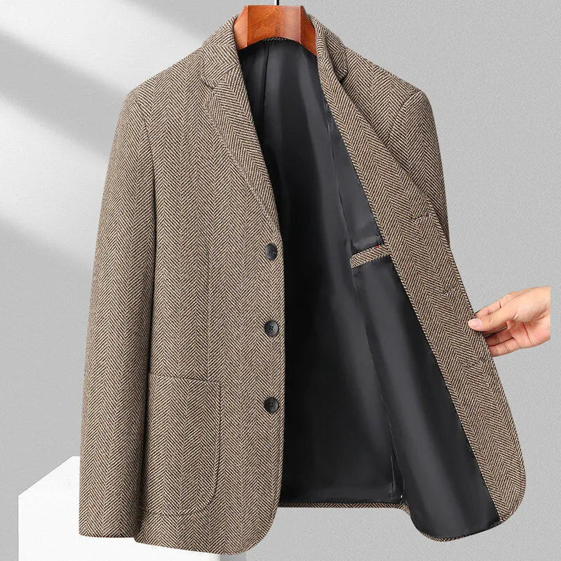 Man wearing a loose-fit solid colour wool coat in khaki.